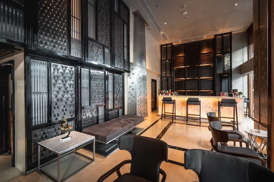 Lobby lounge