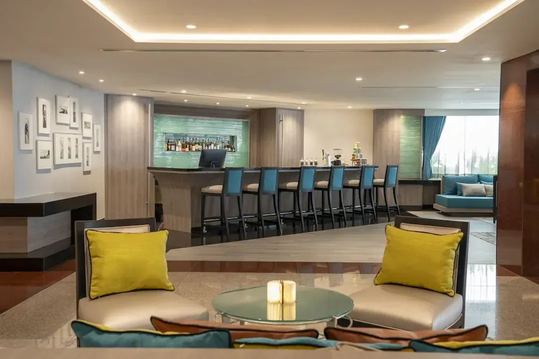 Lobby lounge
