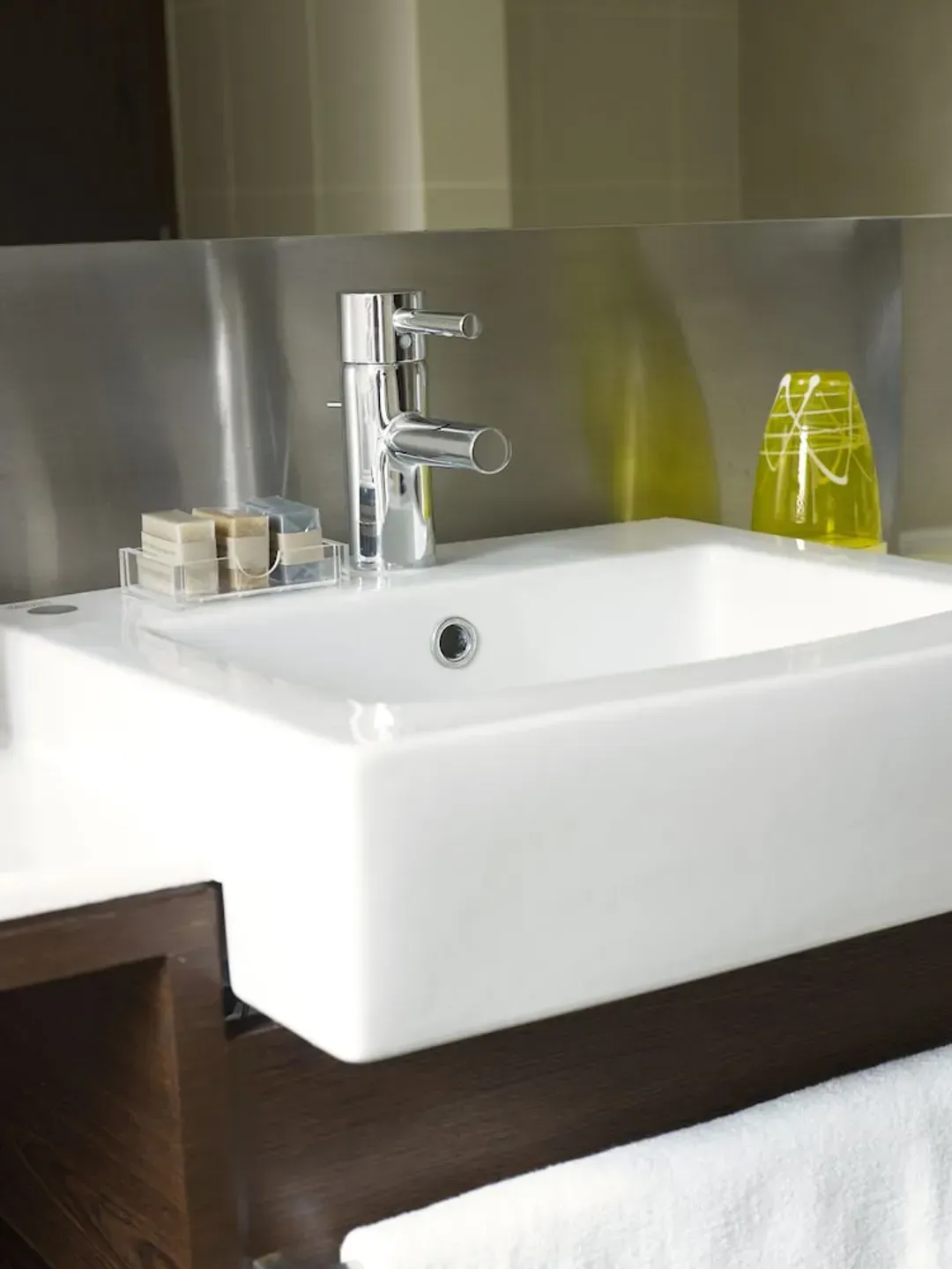 Bathroom sink