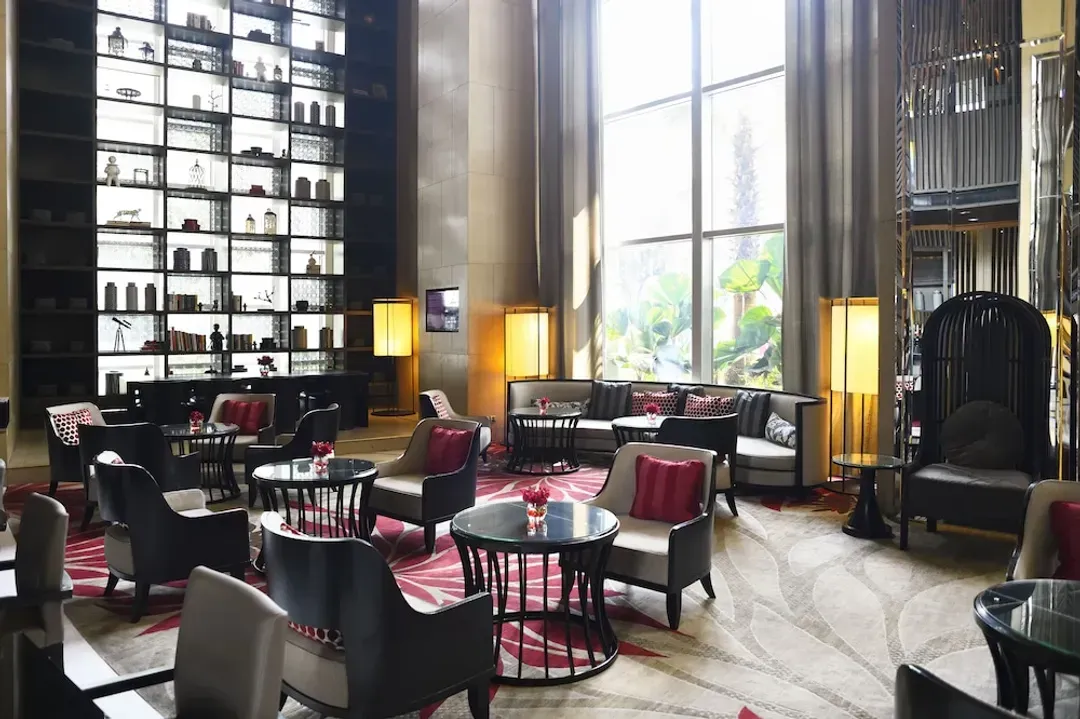 Lobby lounge