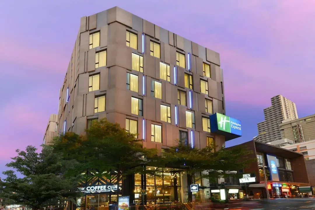 曼谷-曼谷素坤逸路 11 巷智選假日酒店 (IHG 旗下酒店)