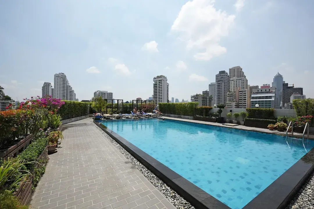 Bangkok-Ruamchitt Plaza Hotel