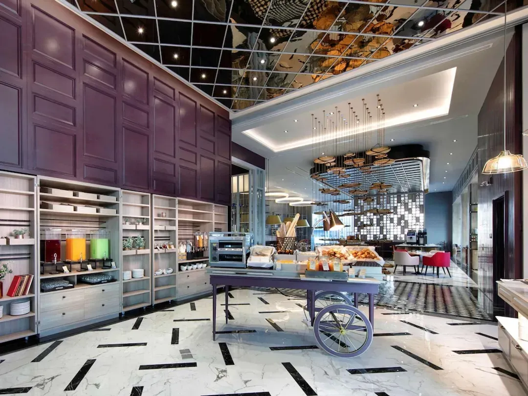 Breakfast area