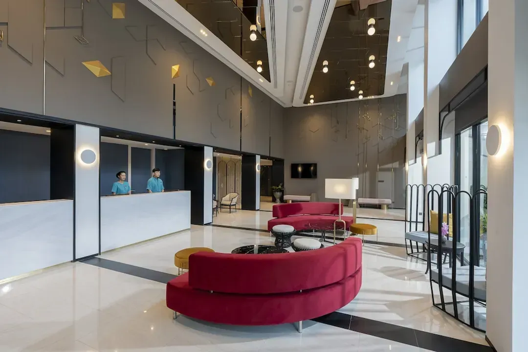 Lobby lounge