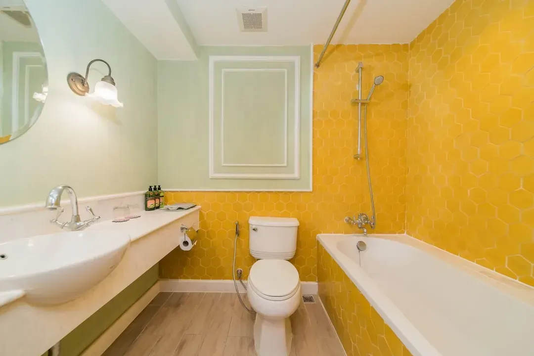 Bathroom sink