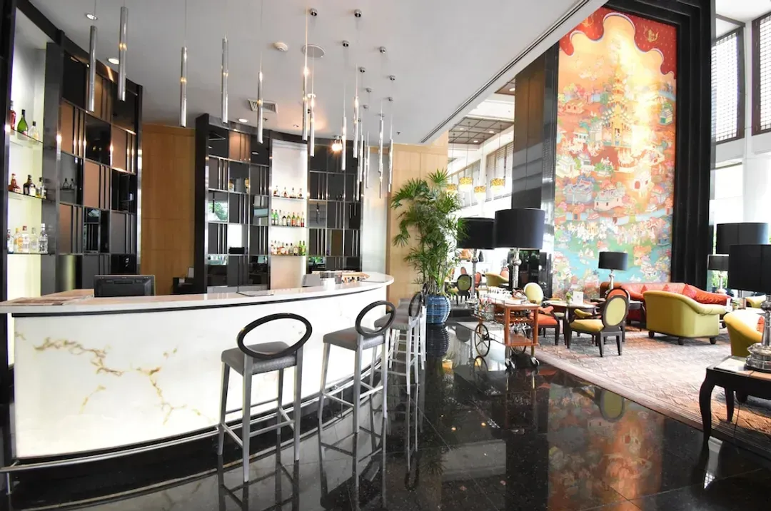 Lobby lounge