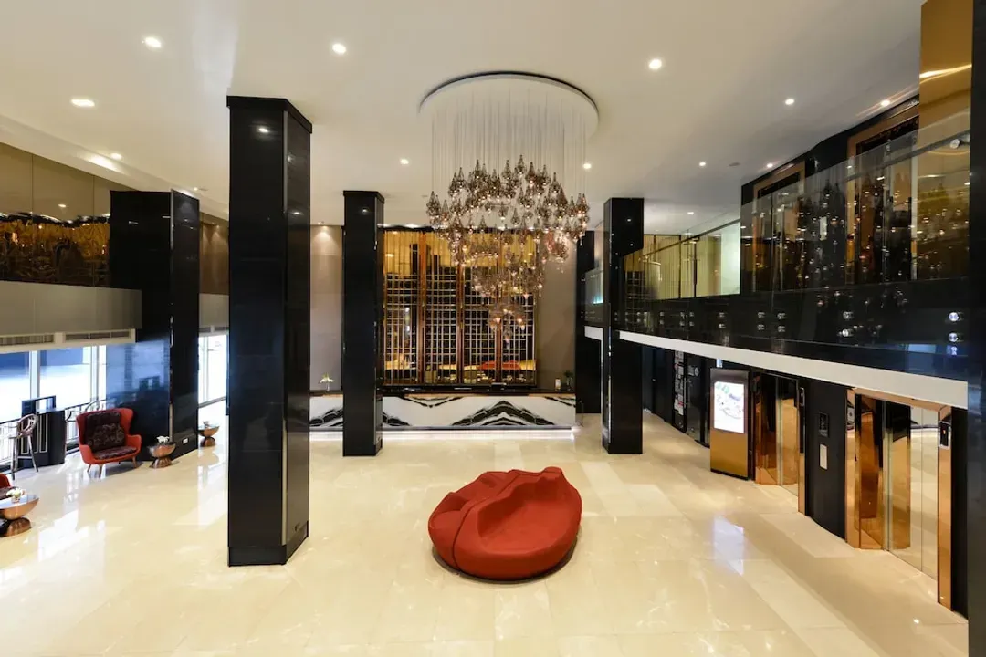 Lobby lounge