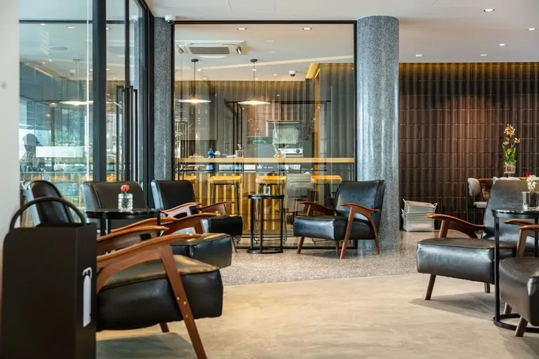 Lobby lounge