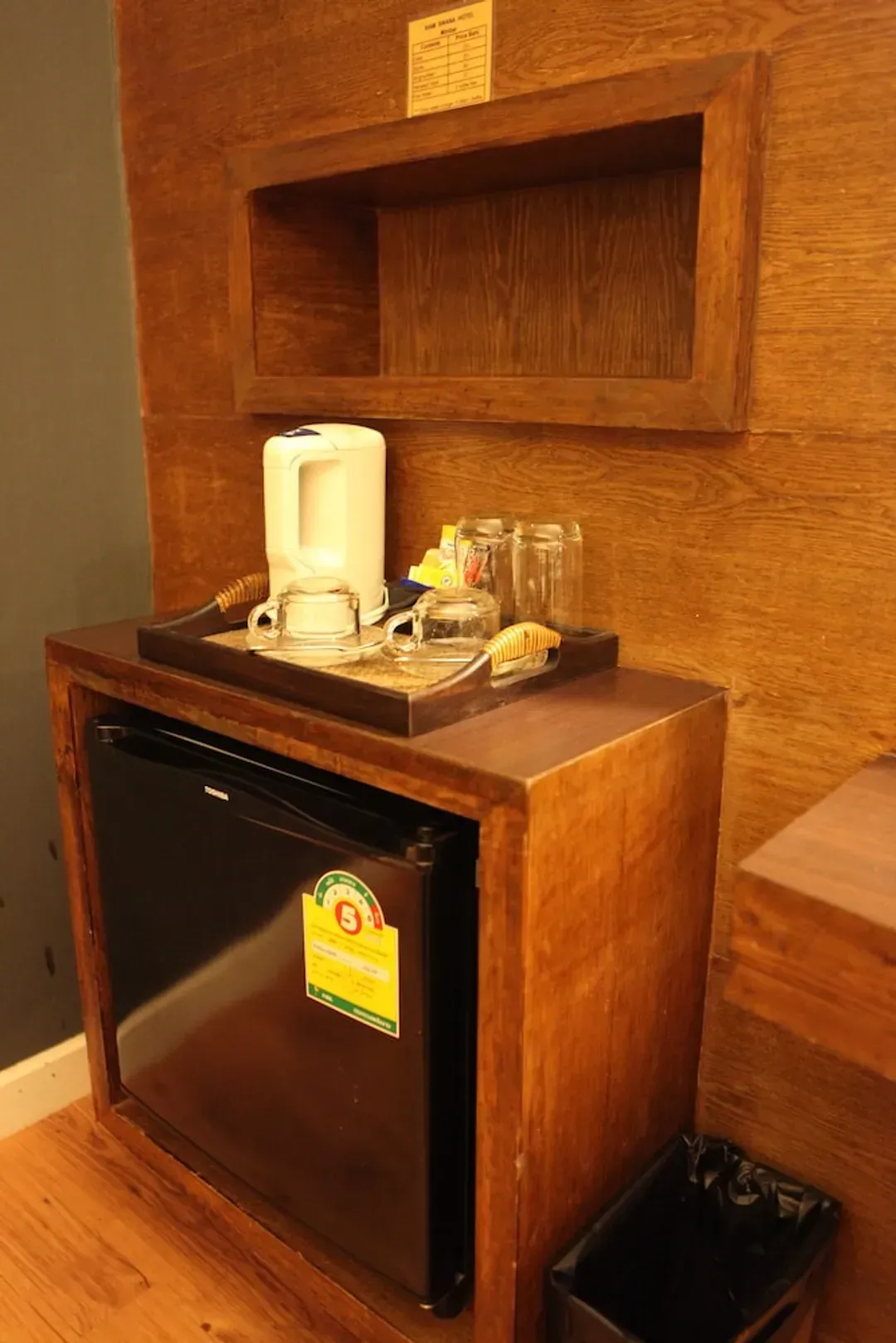 Mini-refrigerator
