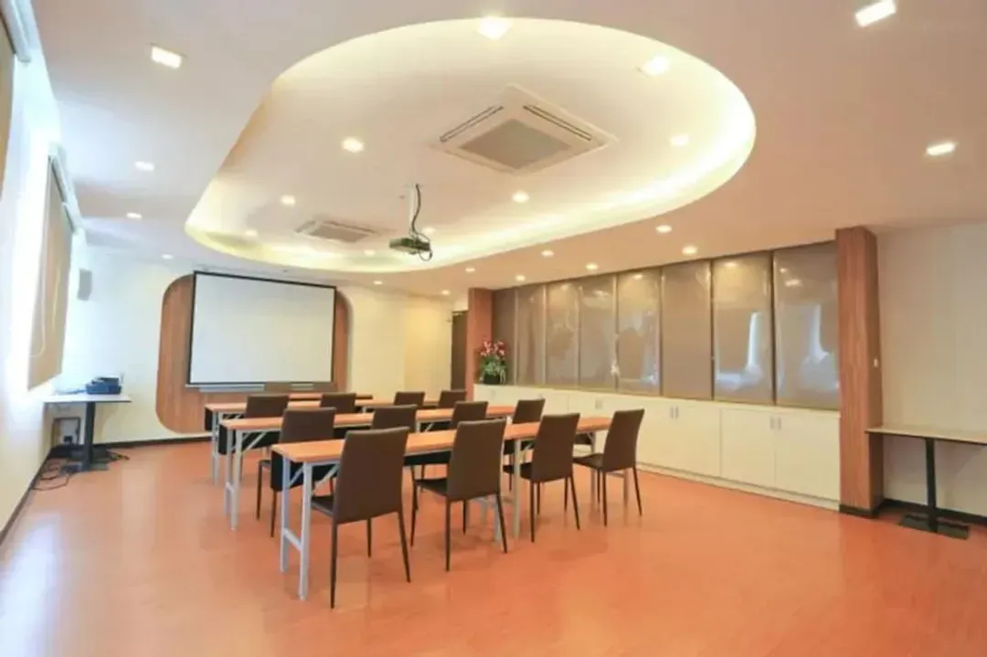 曼谷-水晶素萬那普機場套房飯店