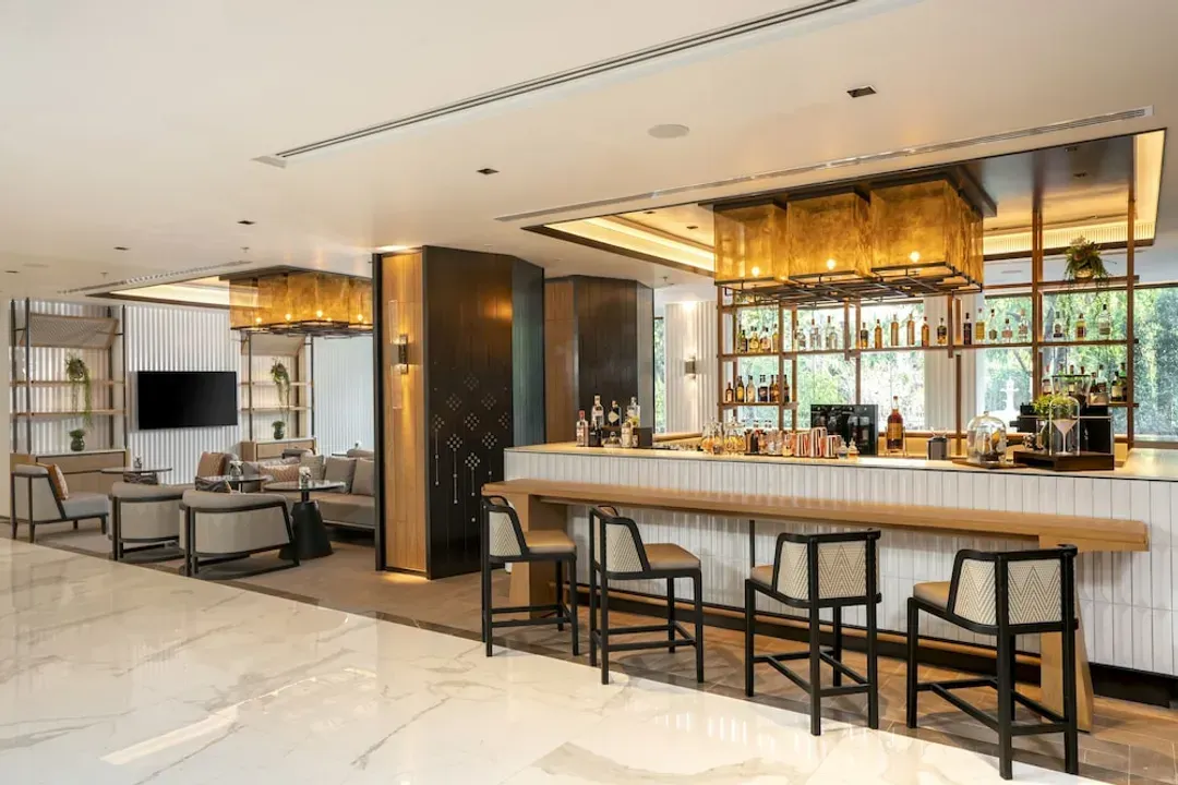 Lobby lounge