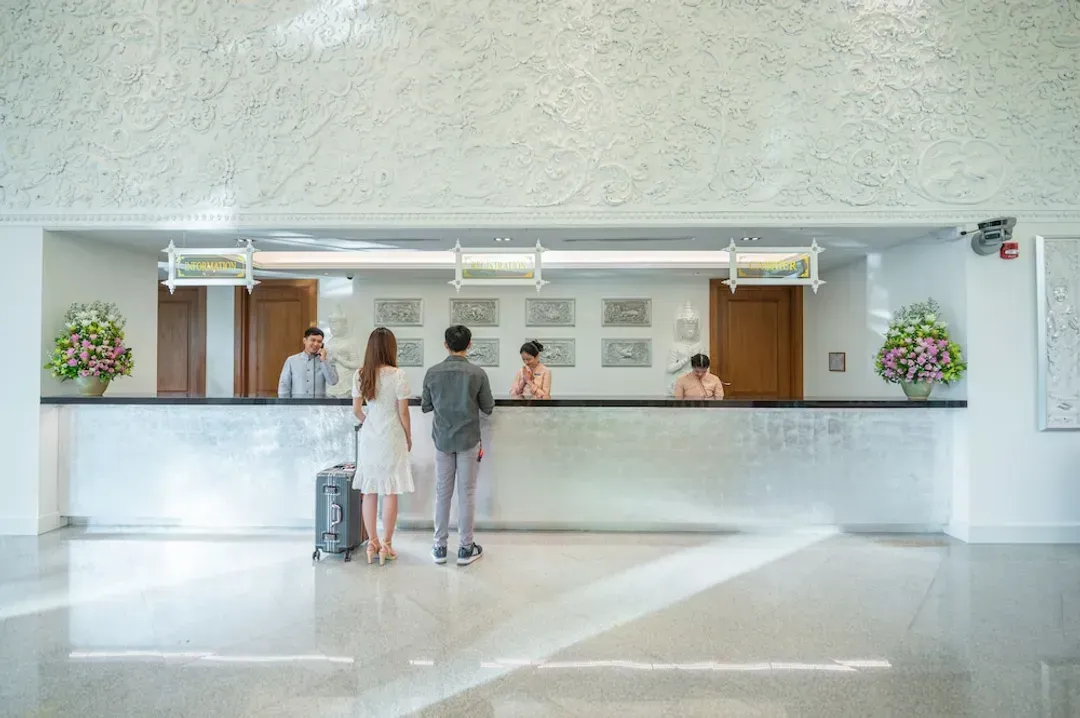 Check-in/check-out kiosk