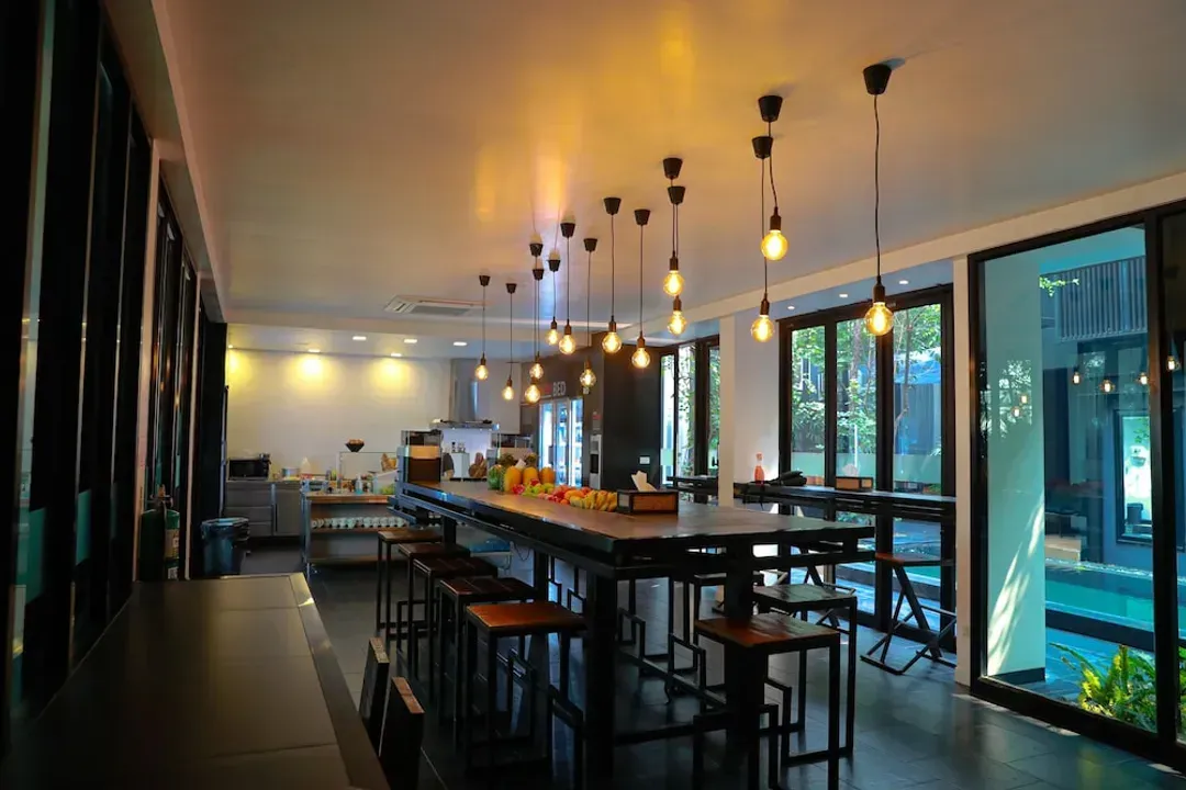 Lobby lounge