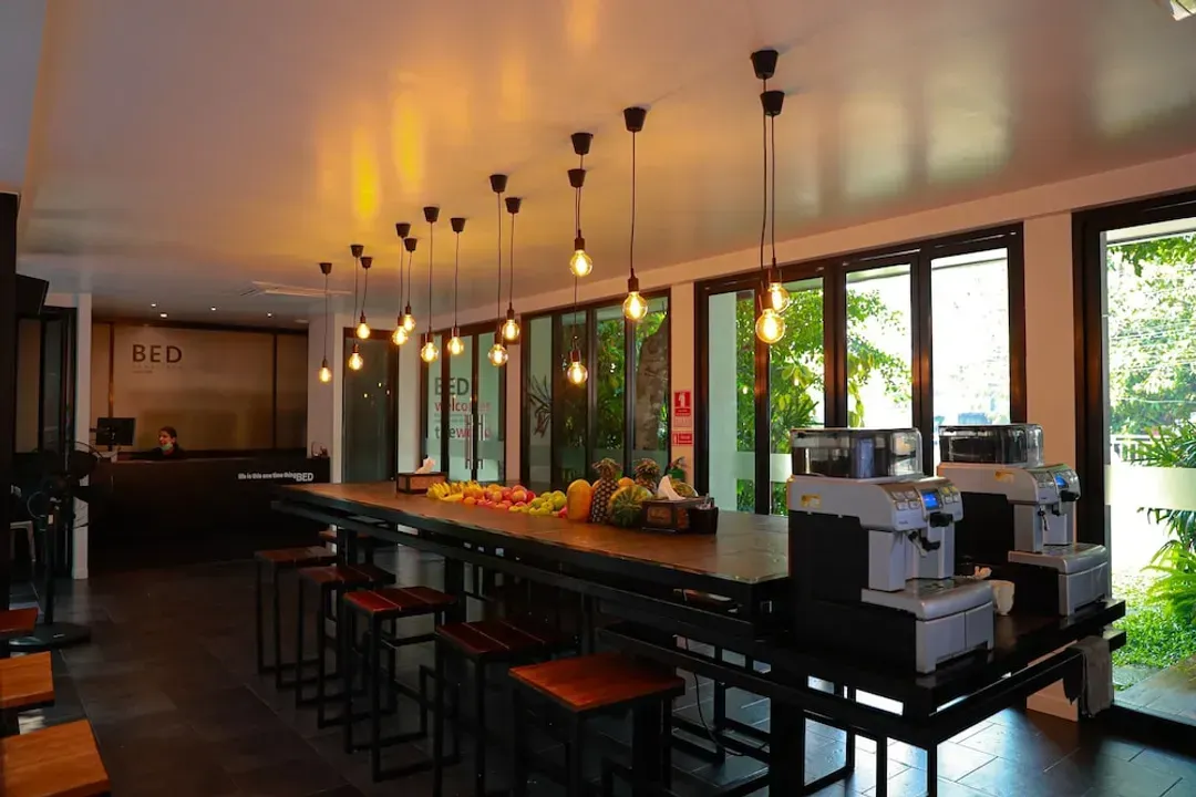 Lobby lounge