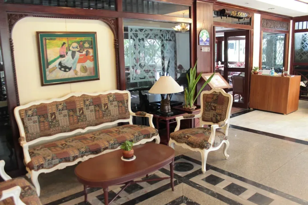 Lobby sitting area