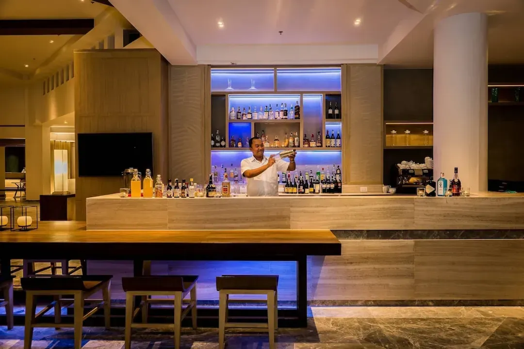 Lobby lounge