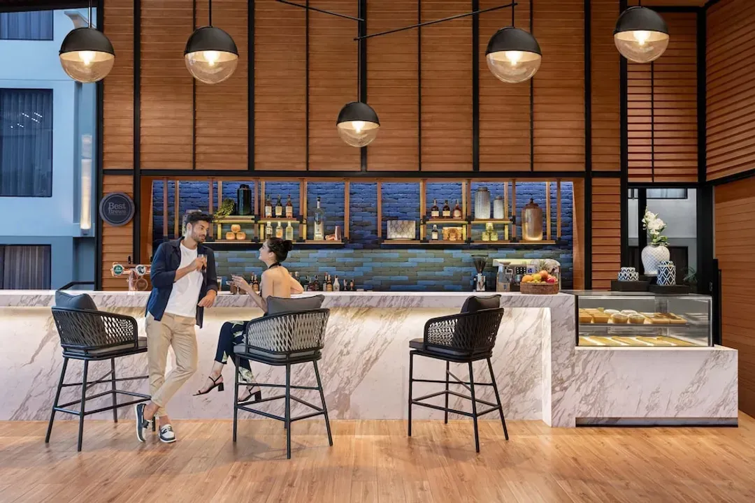 Lobby lounge
