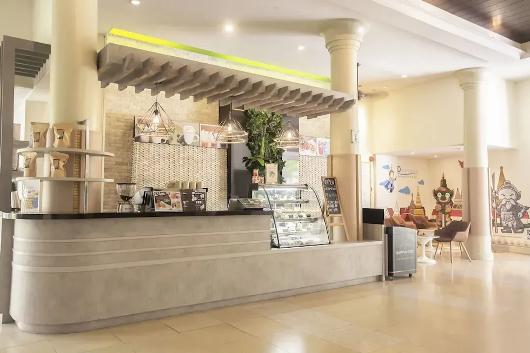 Lobby lounge