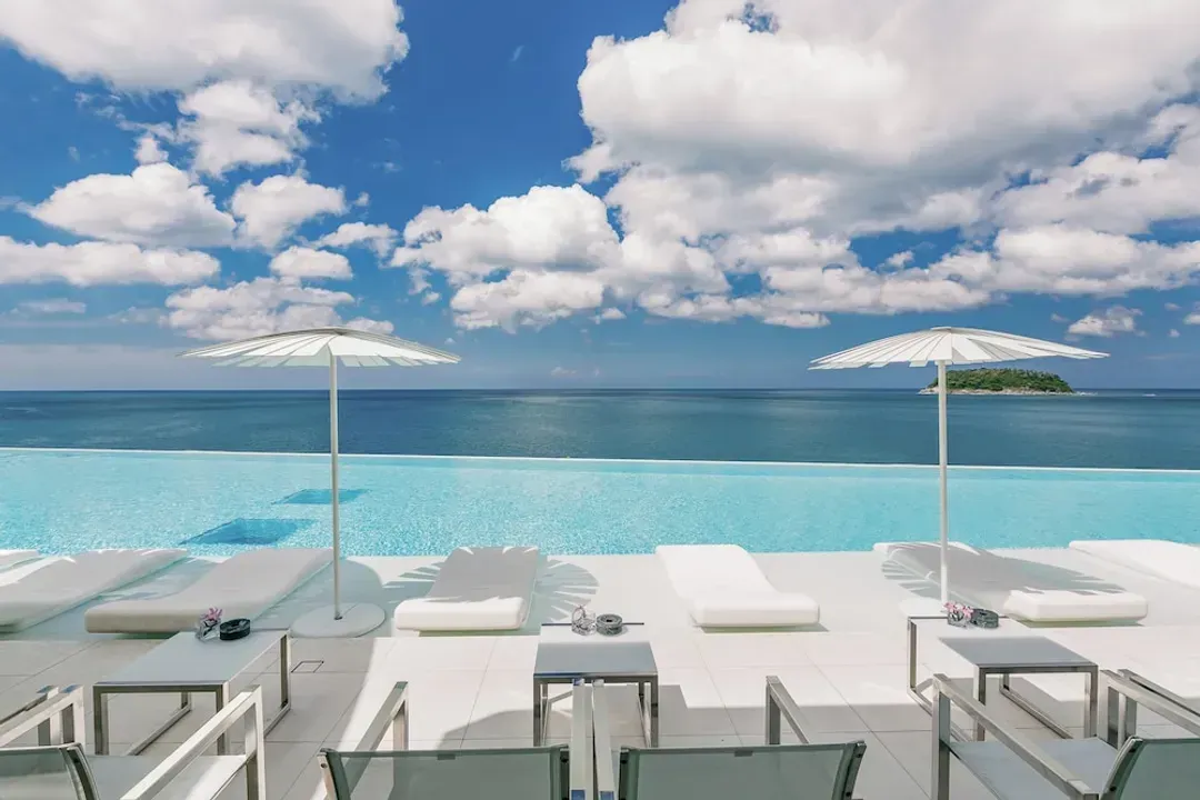 Infinity pool