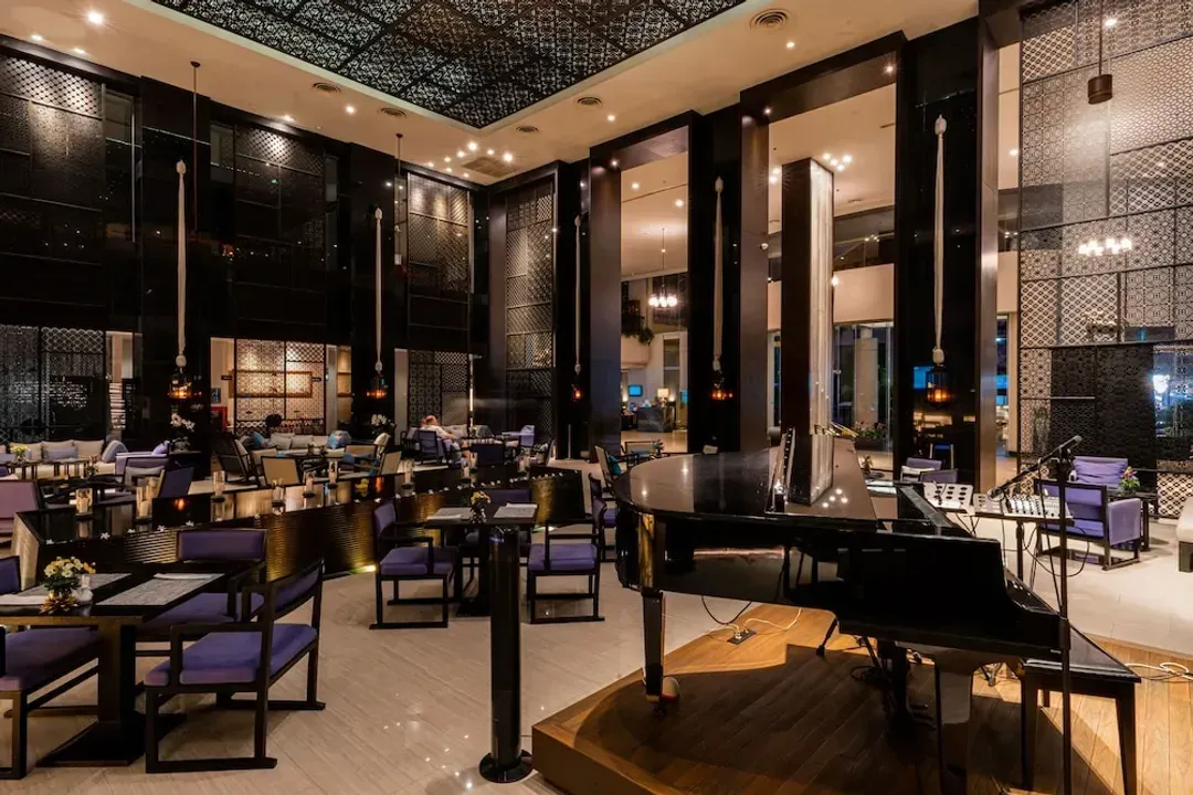 Lobby lounge