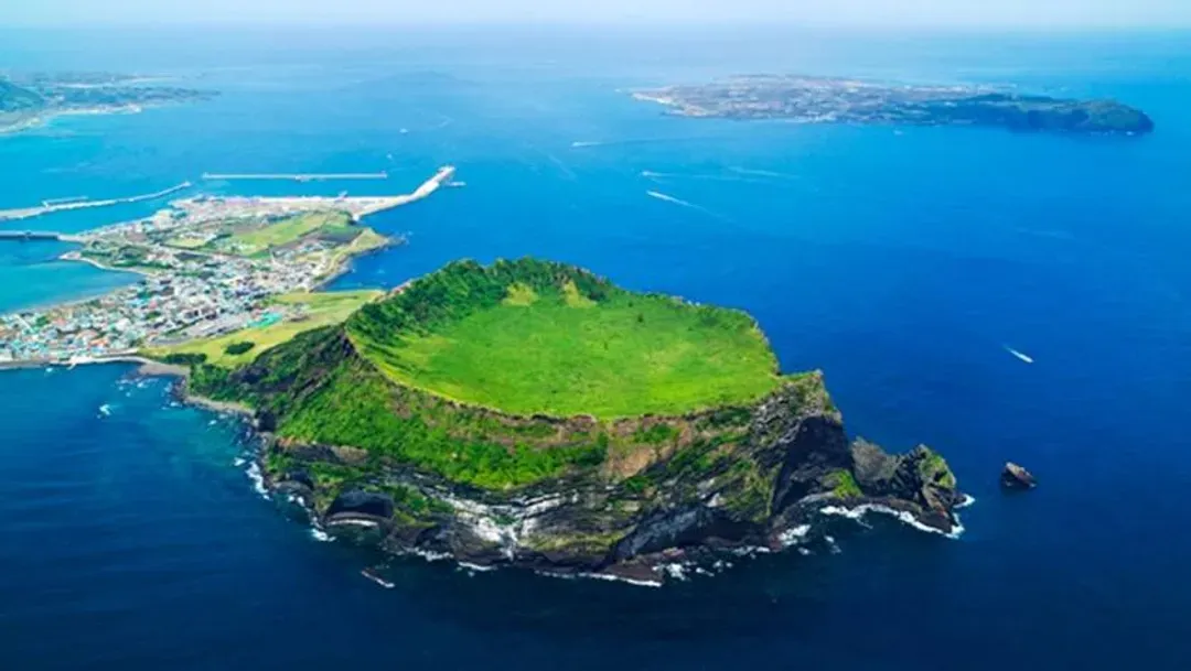 城山日出峰