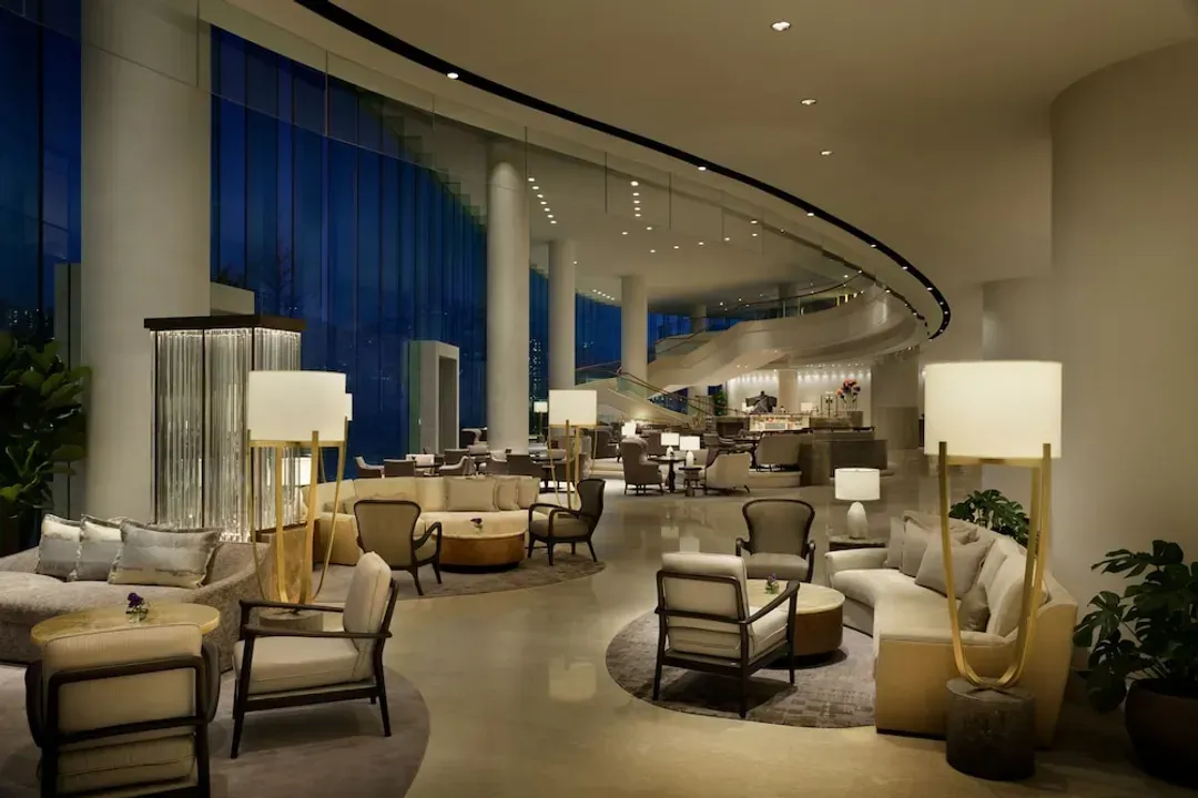Lobby lounge