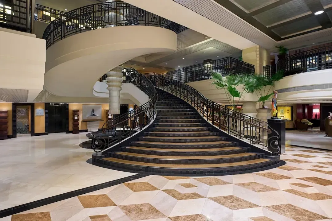 Lobby lounge