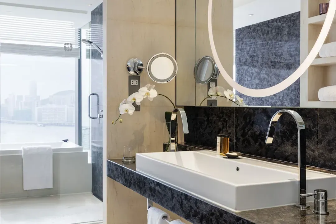 Bathroom sink
