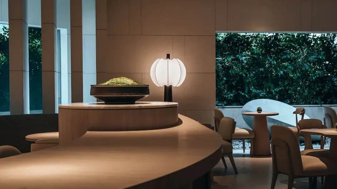 Lobby lounge