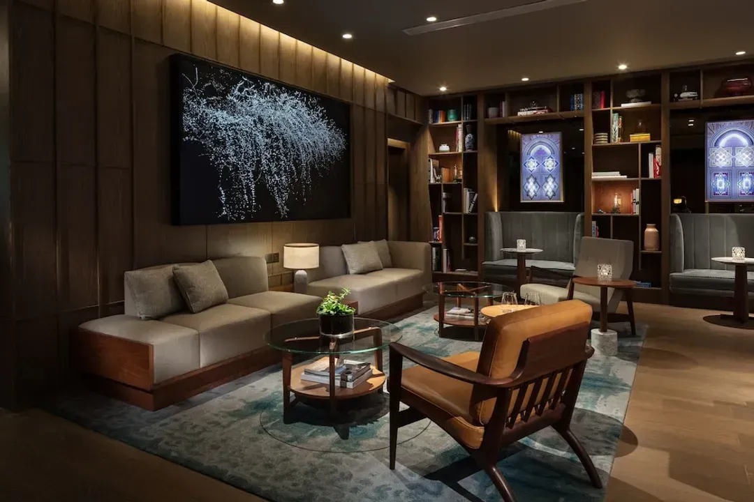 Lobby lounge