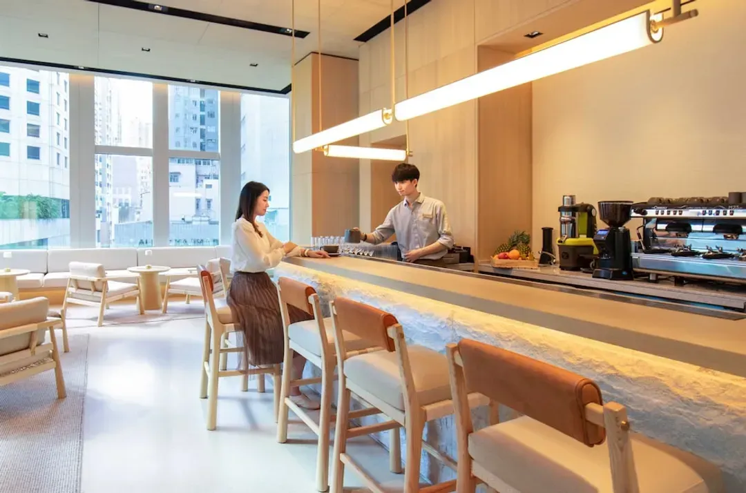 Lobby lounge