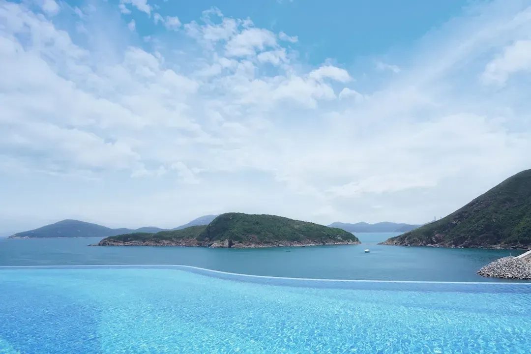 Infinity pool