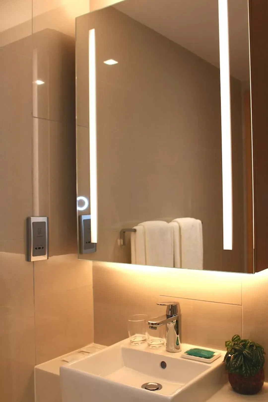 Bathroom sink