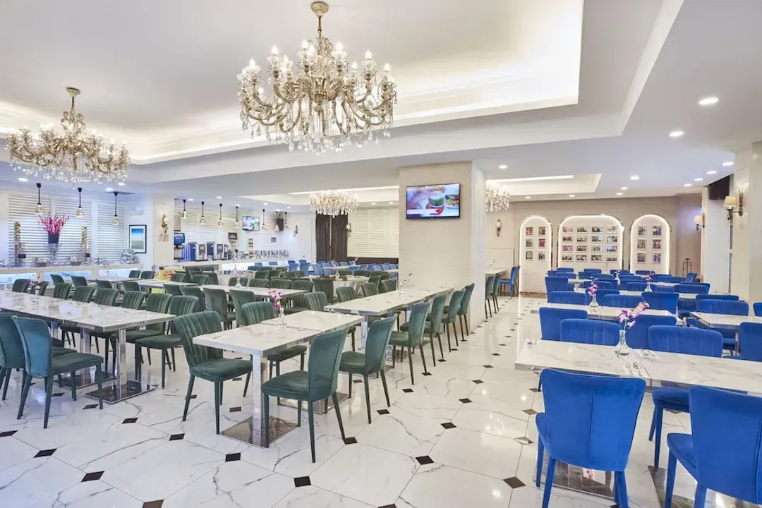 悦乐武吉士饭店 - 远东饭店