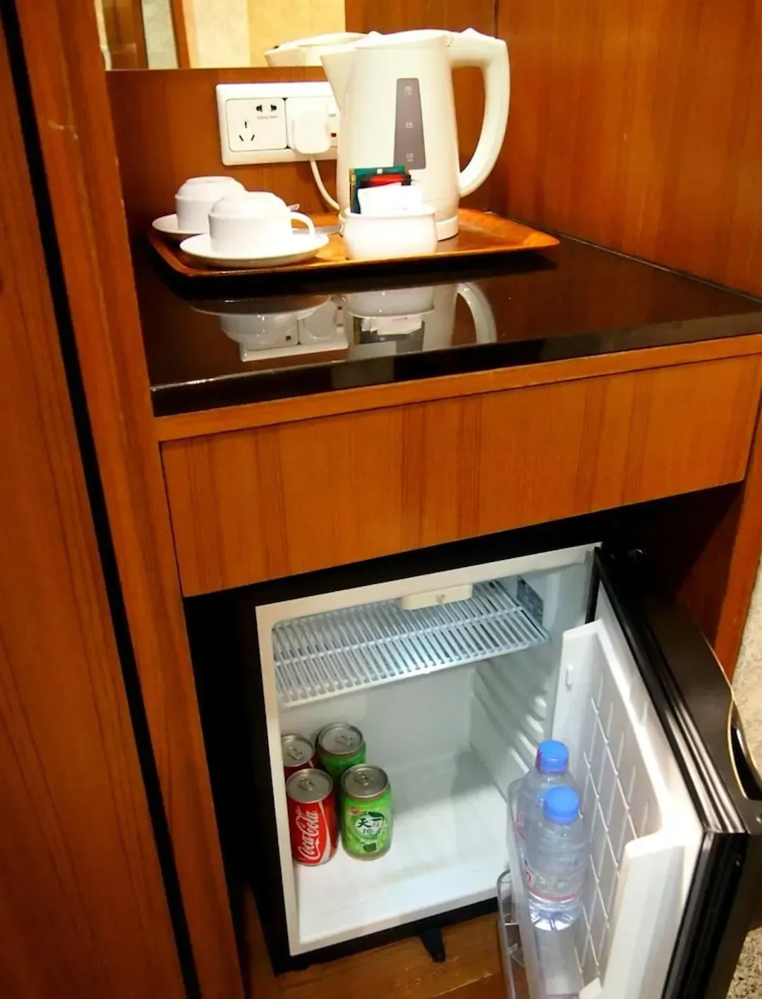 皇家飯店 (SG Clean)