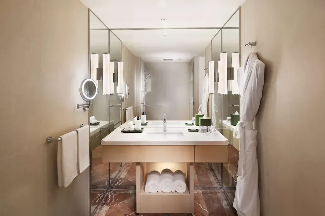 Conrad Singapore Orchard