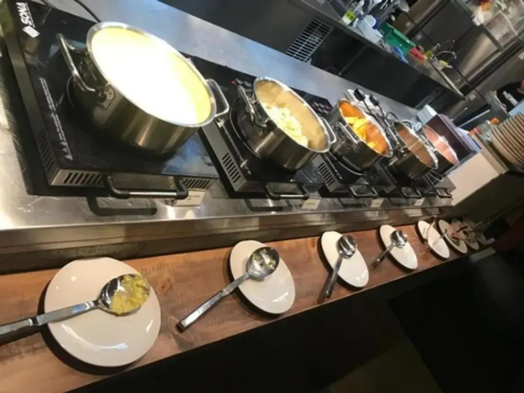 碼頭飯店 (SG Clean)