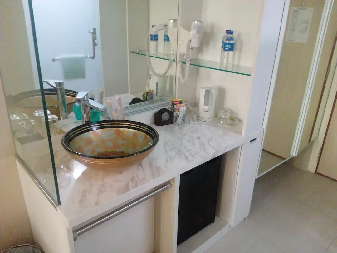 杰林克拉码头饭店 (SG Clean)