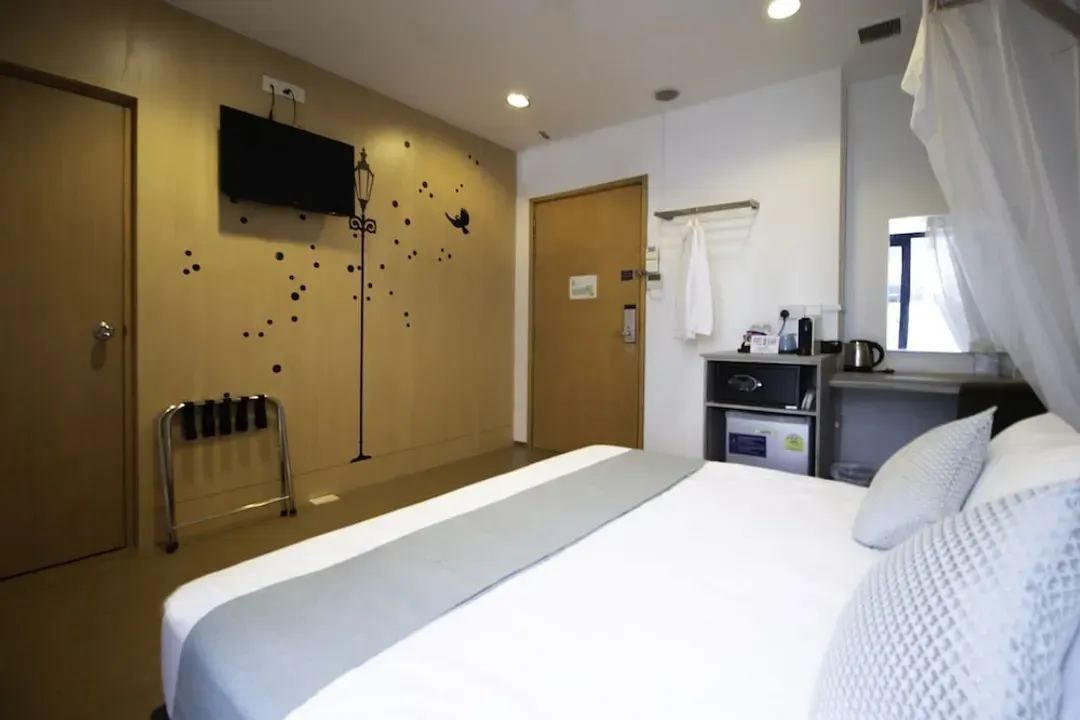 Victoria Hotel, a NuVe Group Collection