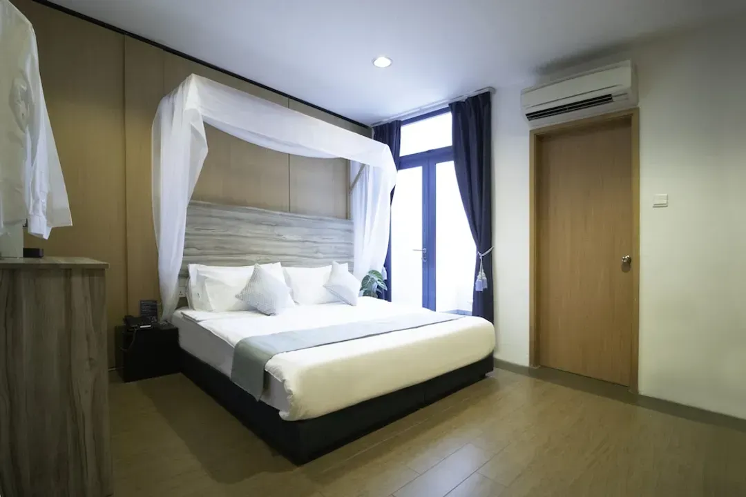 Victoria Hotel, a NuVe Group Collection
