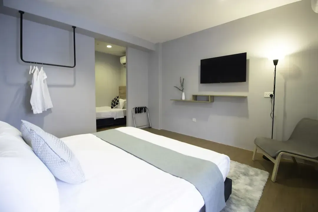 Victoria Hotel, a NuVe Group Collection