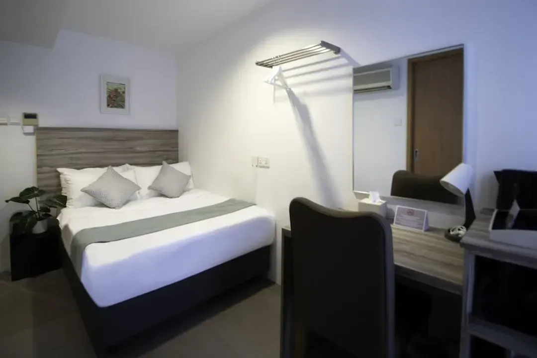 Victoria Hotel, a NuVe Group Collection