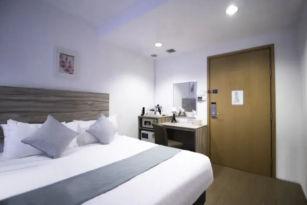 Victoria Hotel, a NuVe Group Collection