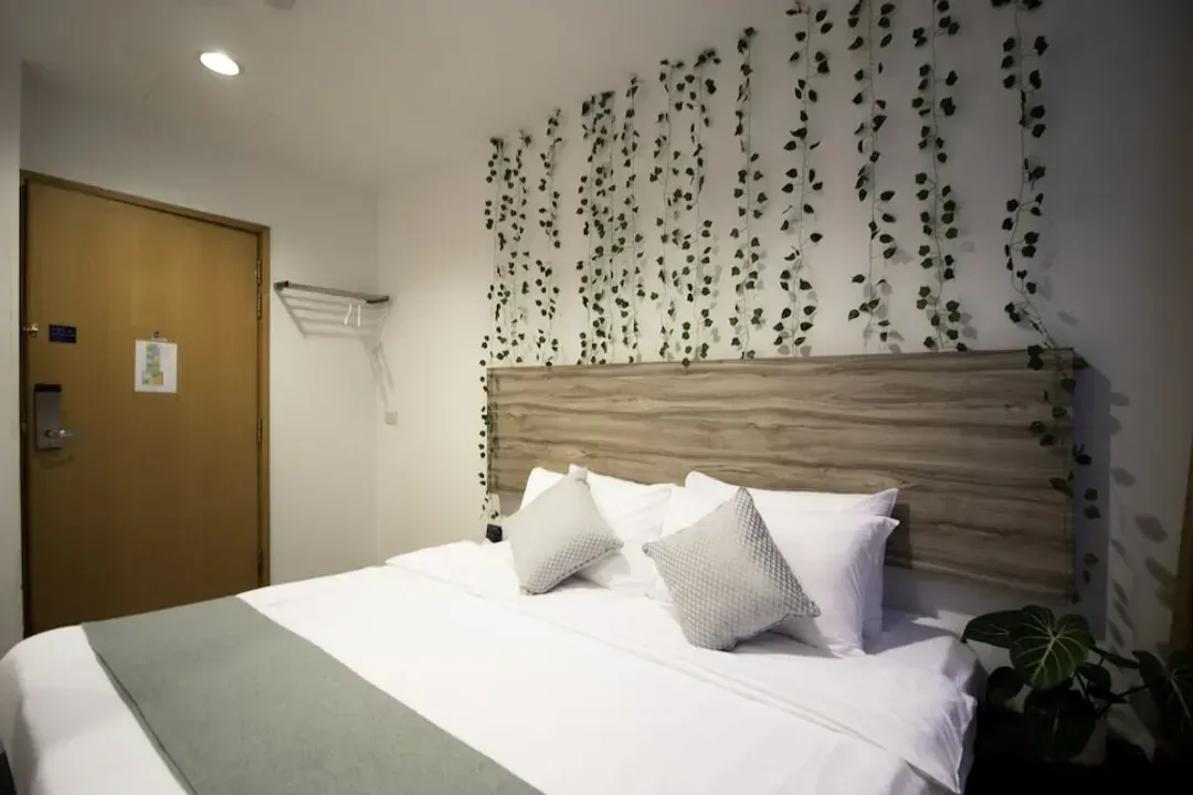 Victoria Hotel, a NuVe Group Collection