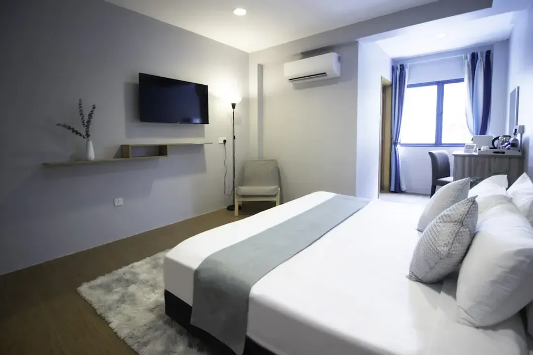 Victoria Hotel, a NuVe Group Collection