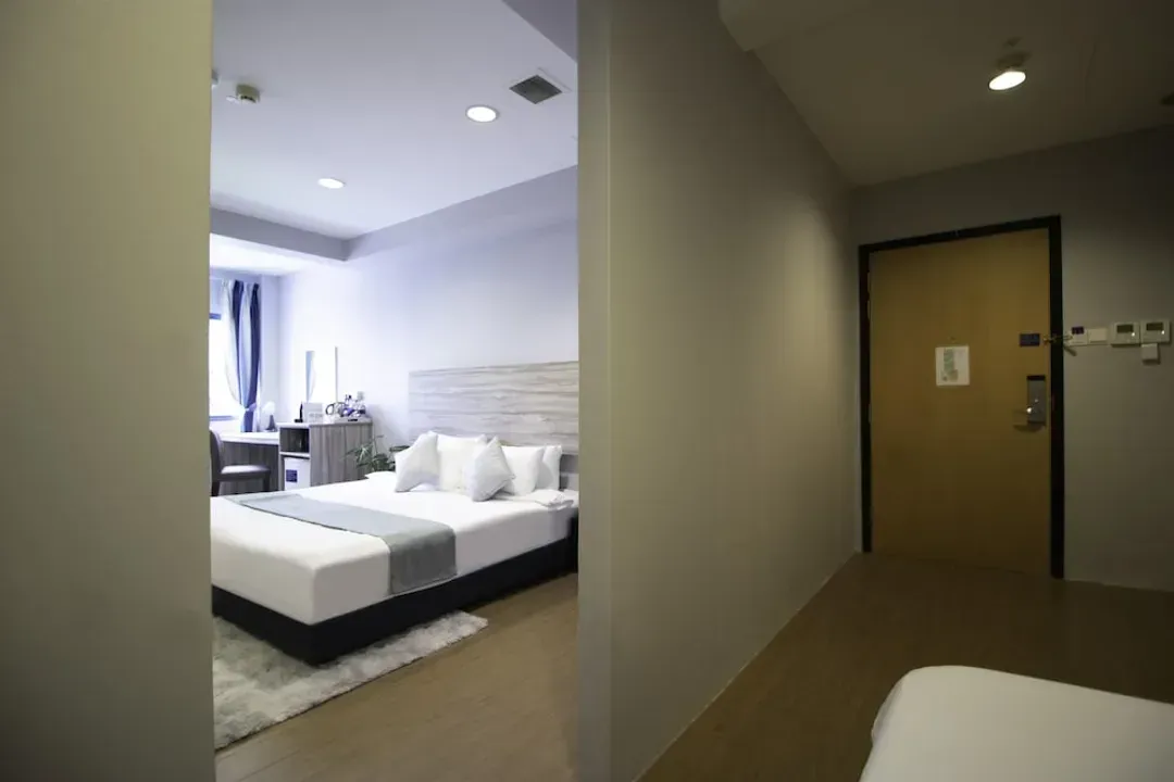 Victoria Hotel, a NuVe Group Collection