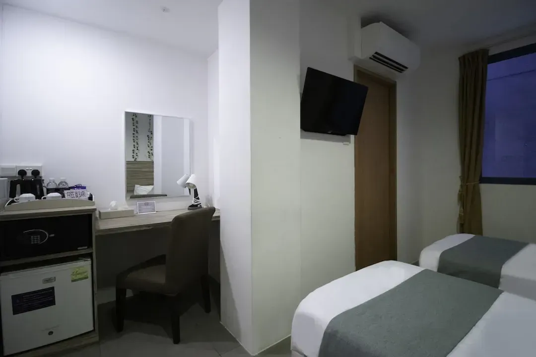 Victoria Hotel, a NuVe Group Collection