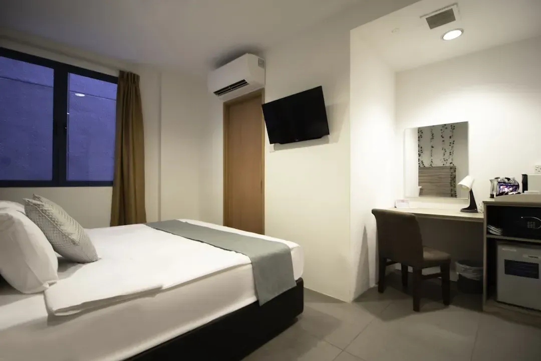 Victoria Hotel, a NuVe Group Collection