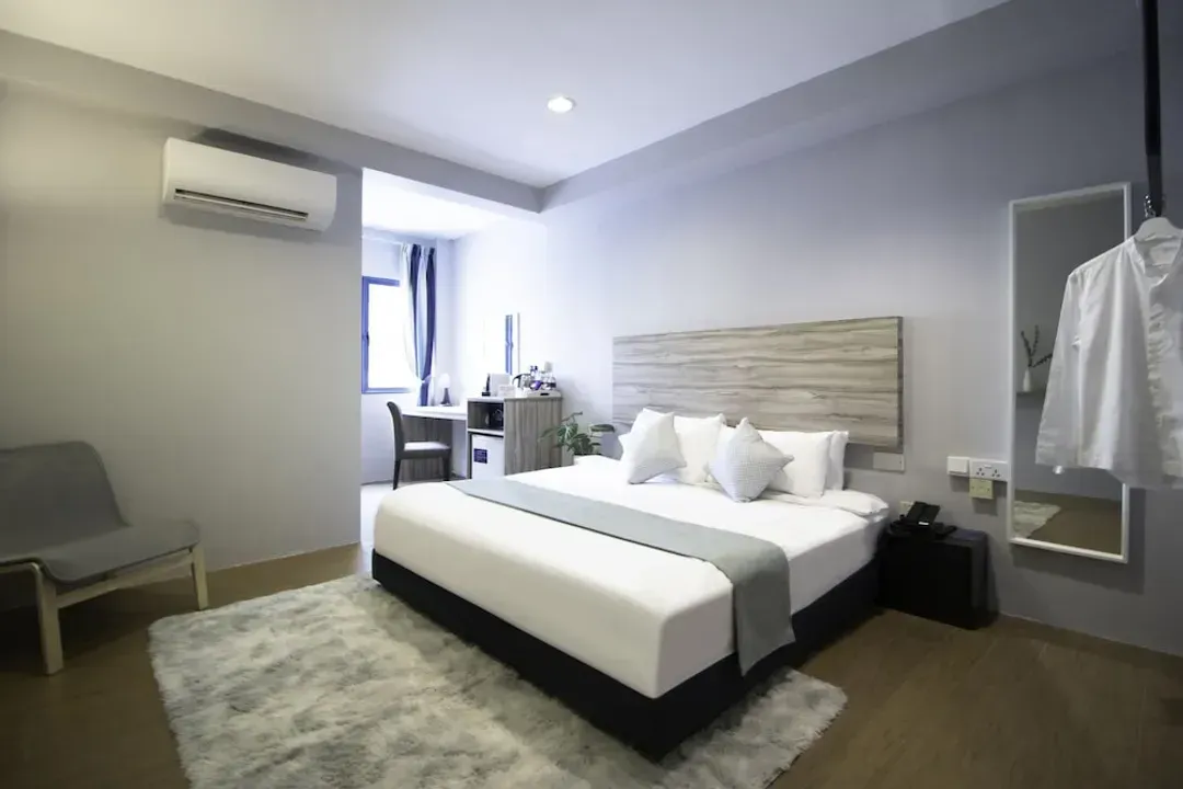 Victoria Hotel, a NuVe Group Collection