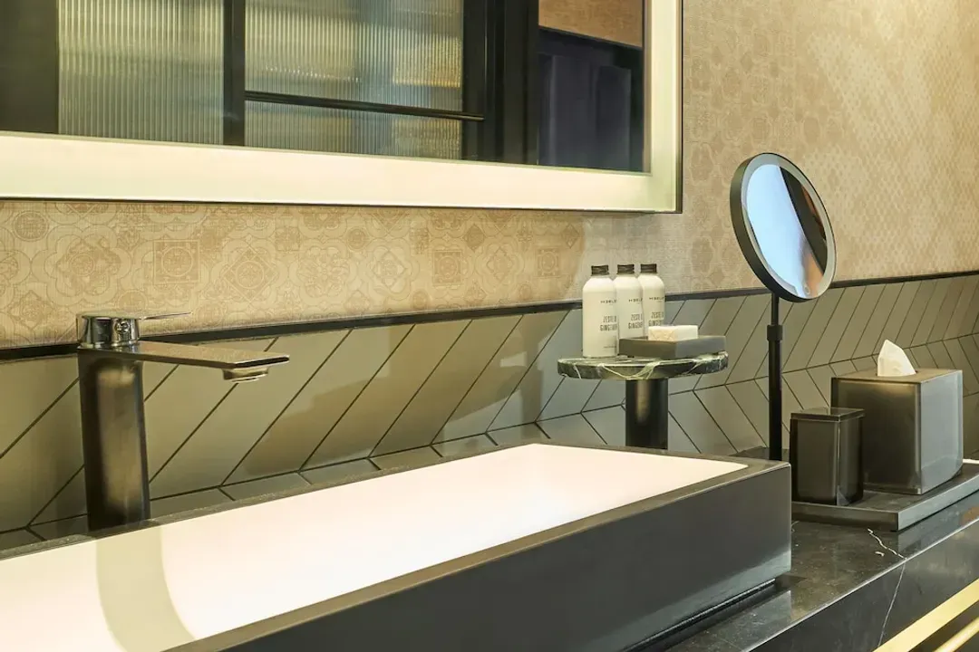 Bathroom amenities